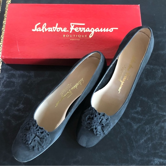 Salvatore Ferragamo FARFALLA NERO NABUCK Size 7 1/2 AA - Picture 10 of 15